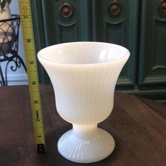 VINTAGE Milk Glass Vase Goblet - Picture 6 of 8